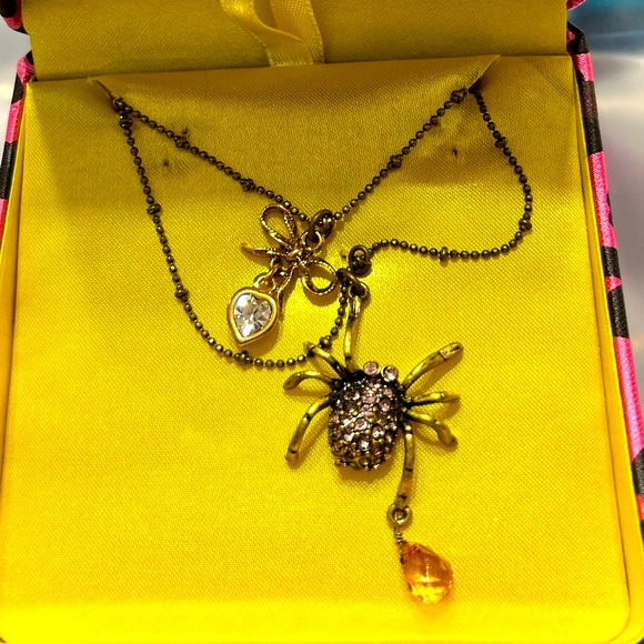 Betsy Johnson Spider jewelry Necklace I ❤️ SPIDERS - Crystal Heart & Spider NWT - Picture 8 of 13